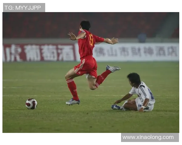 足球明星踢的足球是什么样的体验与技术分析以及对比赛的影响